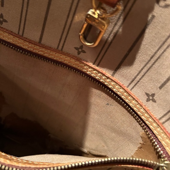 Louis Vuitton Neverfull Monogram MM - Picture 10 of 16